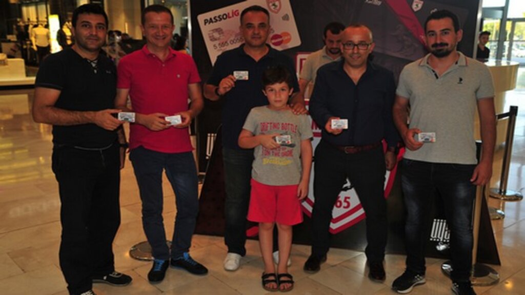 Samsunspor Taraftarından Kombineye İlgi!