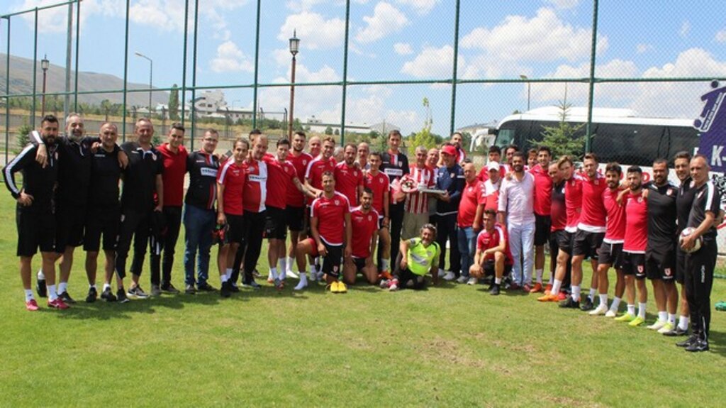 Samsunspor’a Erzurum’da Samsun’dan Sürpriz Ziyaretçiler!