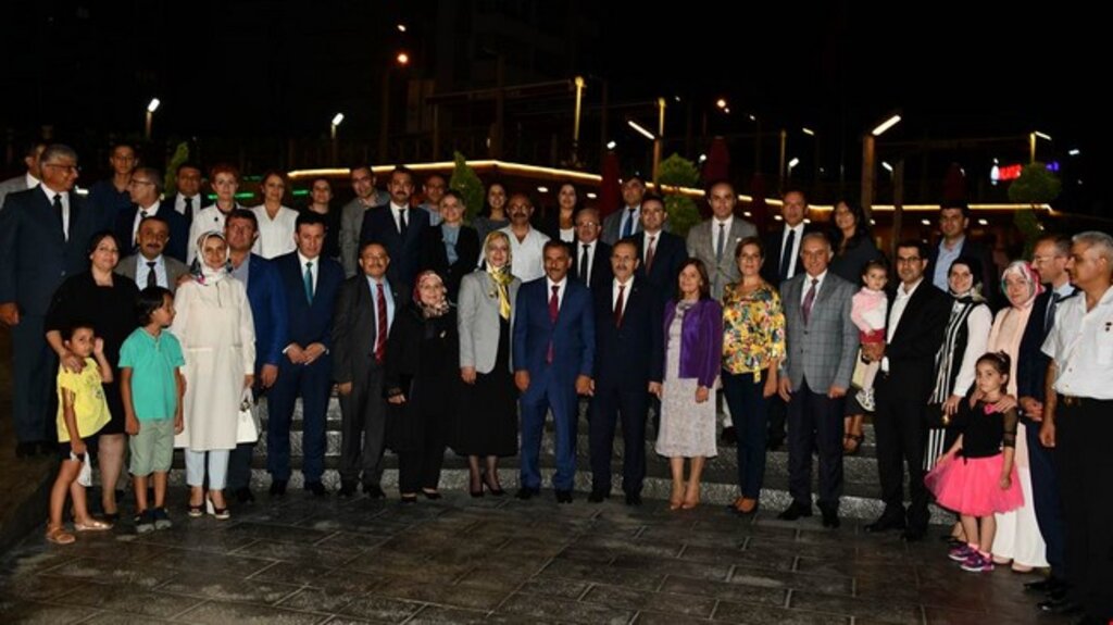 Vali Kaymak, Tayini Çıkan Mülki İdare Amirlerine Veda Yemeği Verdi!