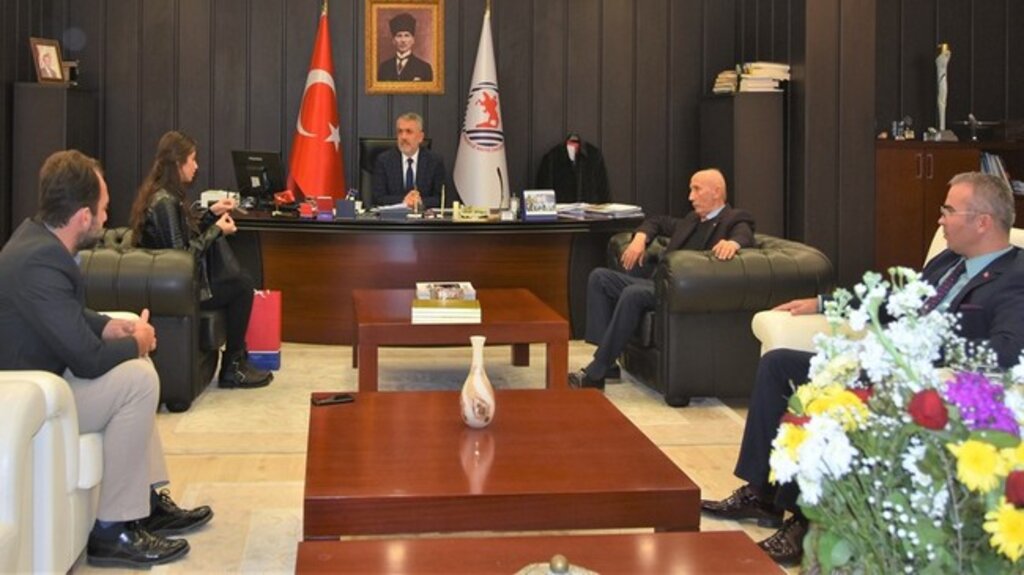 Rektör Bilgiç, Türkiye Rekortmeni Öğrencisini Ağırladı!