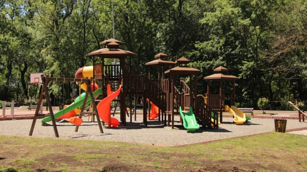 Atakum’da Çocuk Parkına Meyve Fidanı!