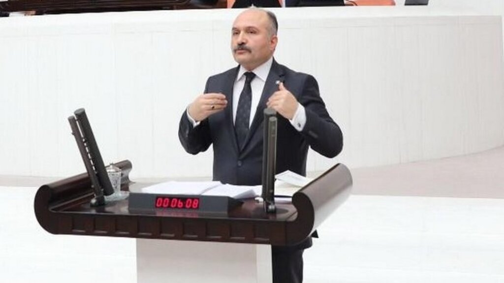 Milletvekili Usta Meclis Kürsüsünden Uyardı!