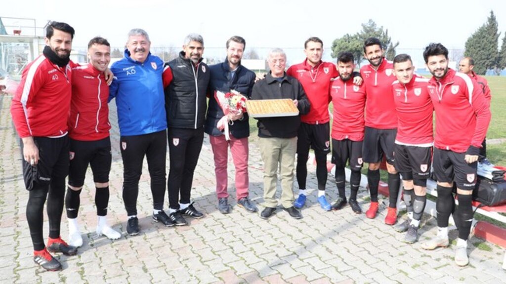 Samsunspor’a Tatlı Moral!