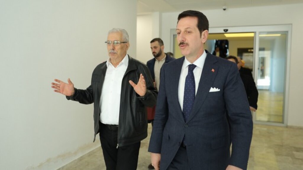 Eski Başkan Akkoyunlu’dan Tok’a Övgü!