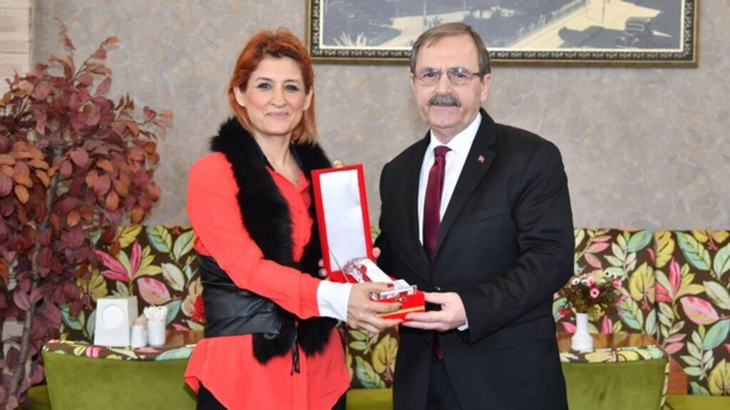 Zihni Şahin'den Büyükşehir Meclisi'ne Veda Etti!