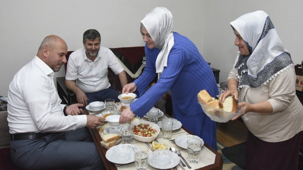 Başkan Togar’dan Tekkeköy’de  Çat Kapı İftar!