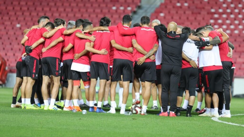 Samsunspor’da Hazırlıklar Tamam Maç Saati Bekleniyor!