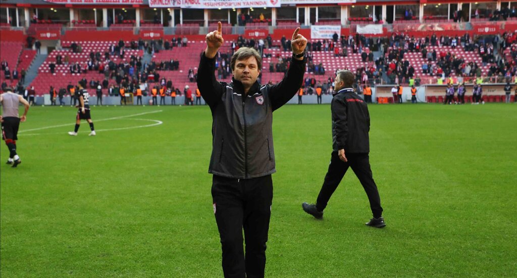Ertuğrul Sağlam, 'Futbol Konuşmak İstemiyorum'!