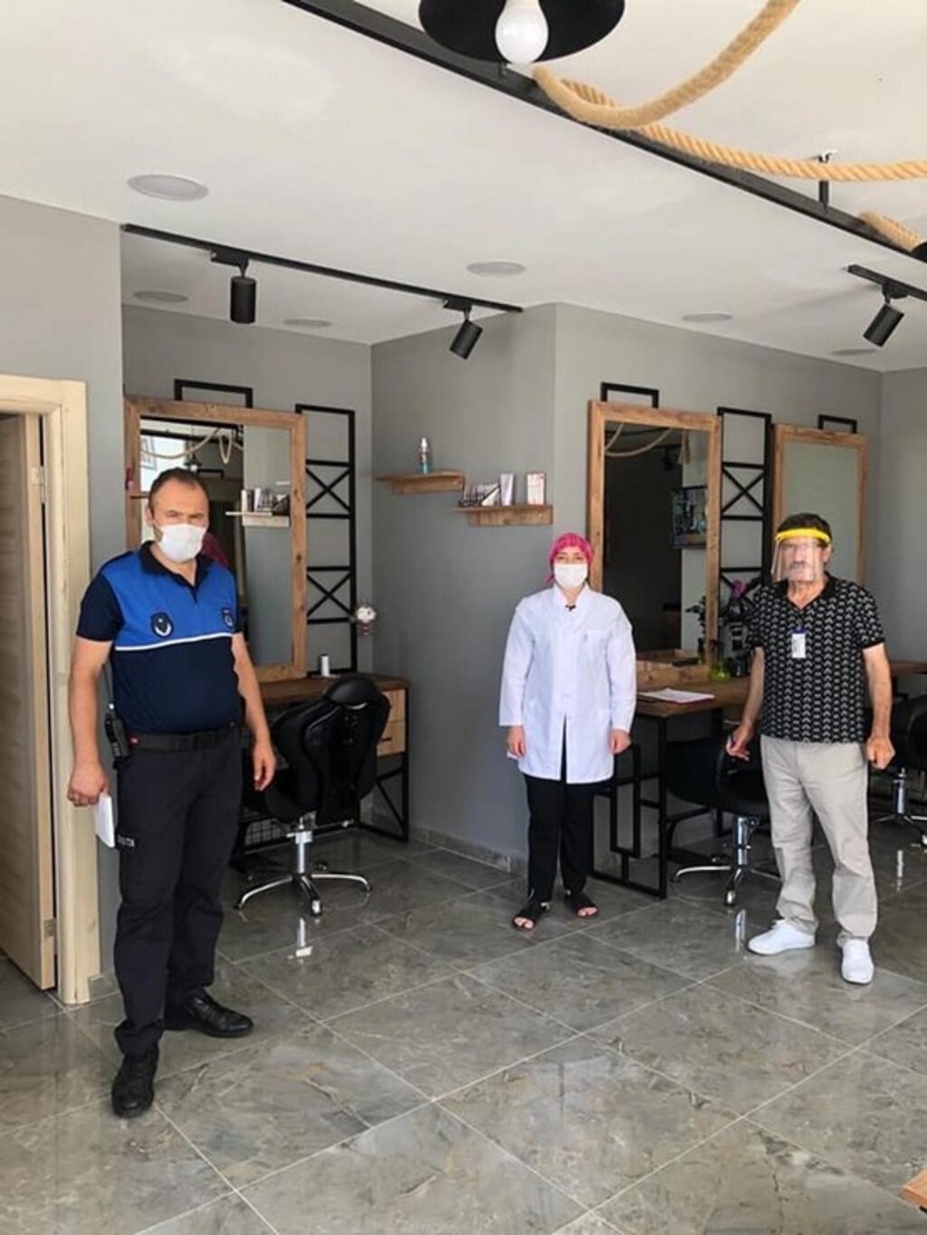 İlkadım’da Berber Ve Güzellik Salon Denetimleri Devam Ediyor!