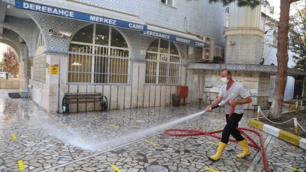 İlkadım’daki Tüm Camiler Dezenfekte Edilip Yıkandı!