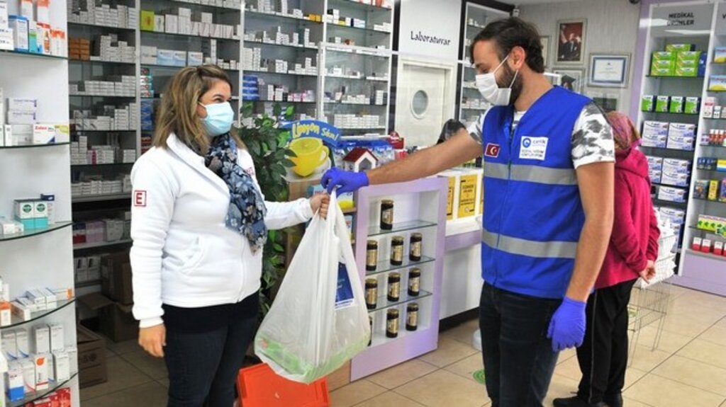Başkan Sandıkçı’dan LÖSEV’e Destek, Sağlıkçılara Şifa!
