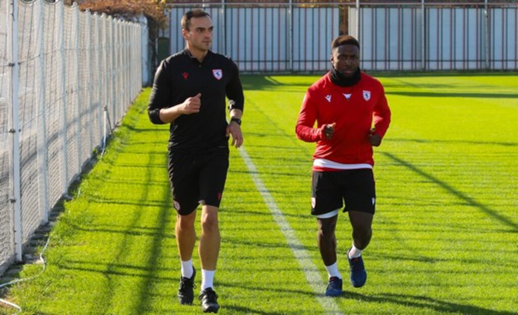 Samsunspor’un Yeni Transferi Antrenmana Çıktı!