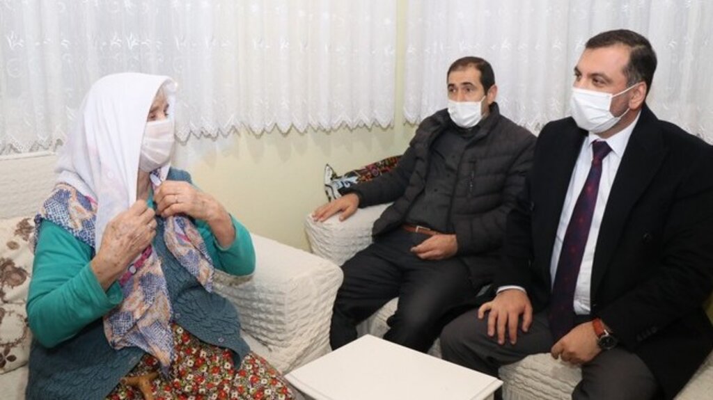 Başkan Sarıcaoğlu’ndan Şehit Ailesine Duygulu Ziyaret!