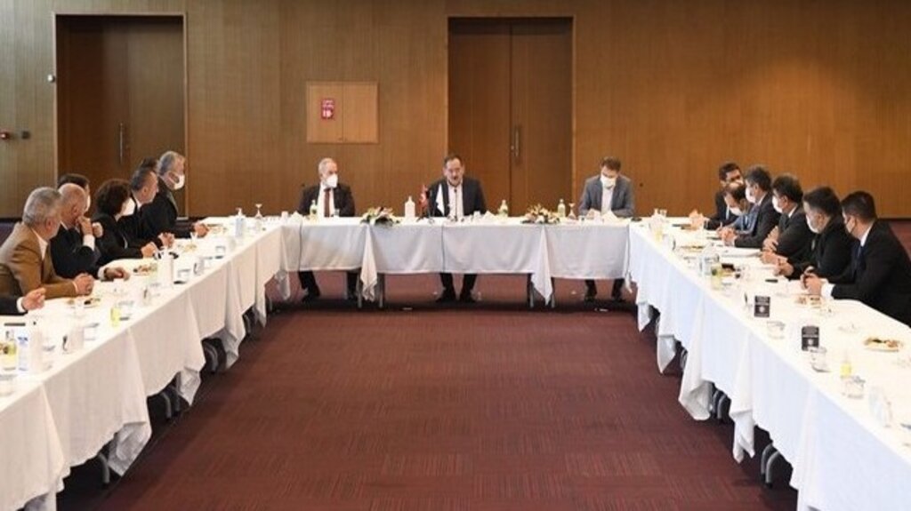 Başkan Demir, İlçe Başkanlarıyla Bir Araya Geldi!