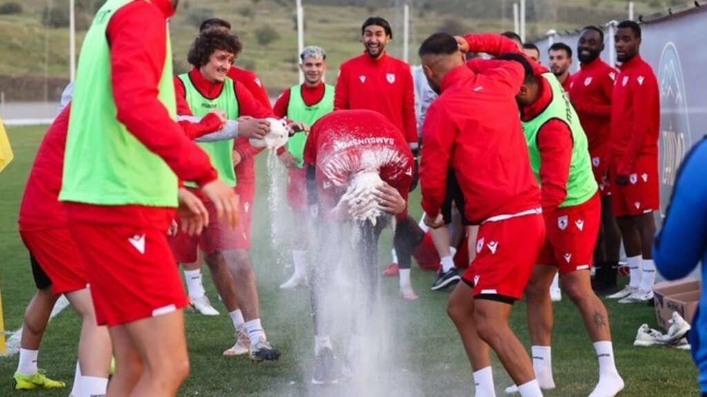 Samsunspor'un Erciyes Kampı Kutlamayla Başladı! - VİDEOLU