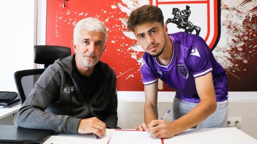 Samsunspor’da Profesyonel İmza!