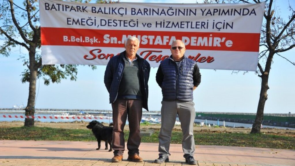 Olta Balıkçılarından Başkan Demir’e Pankartlı Teşekkür!