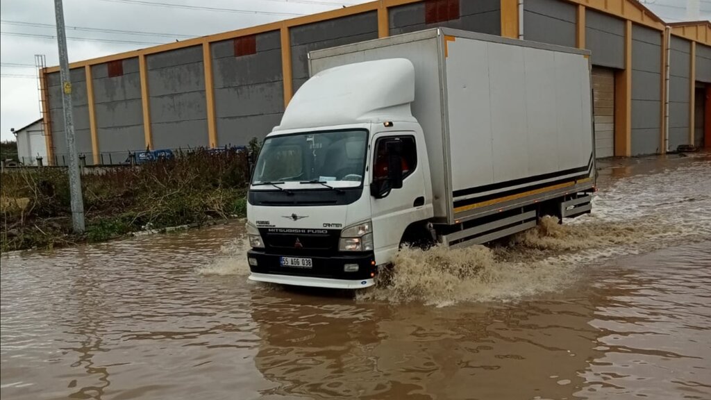 Samsun'da Sanayi Sular Altında Kaldı!