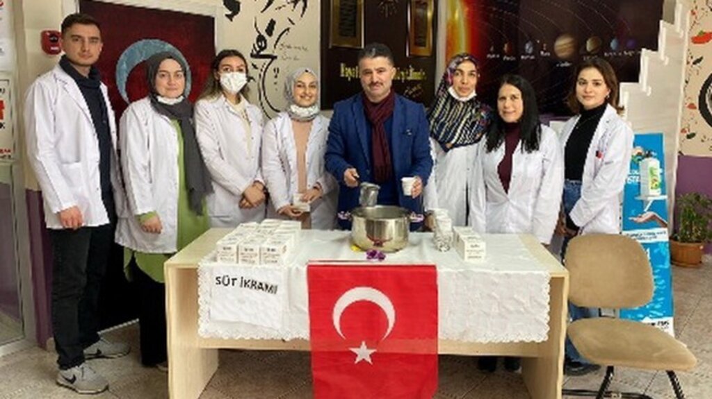İLKEM’li Öğrencilerden Süt İçme Etkinliği!