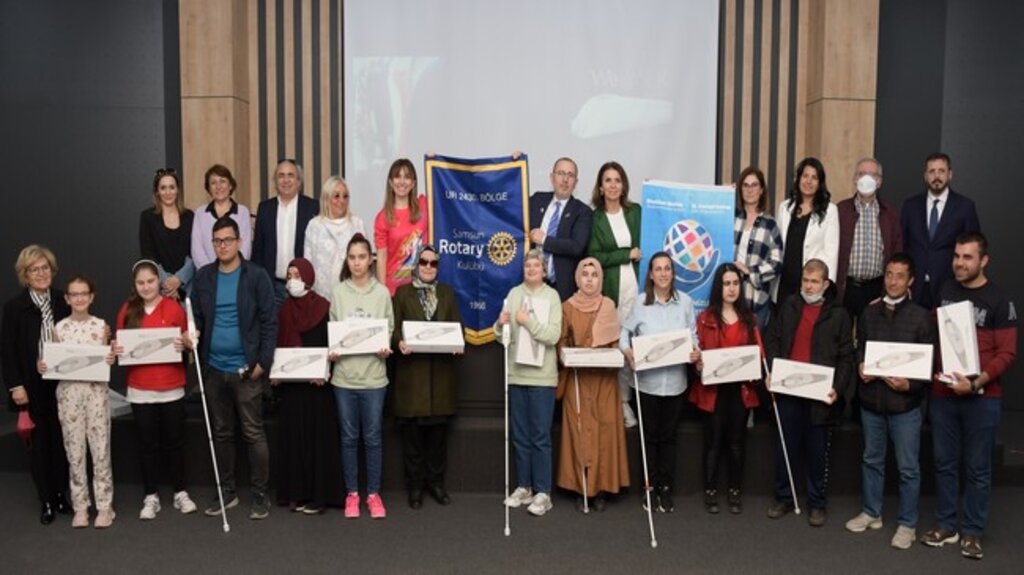 Samsun Rotary Kulübü Akıllı Baston Hediye Etti!