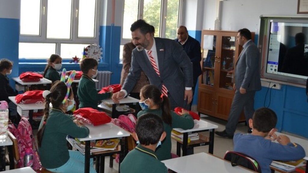 ‘Minikler Üşümesin’in Dördüncü Yılında İlk Durak Alaçam!