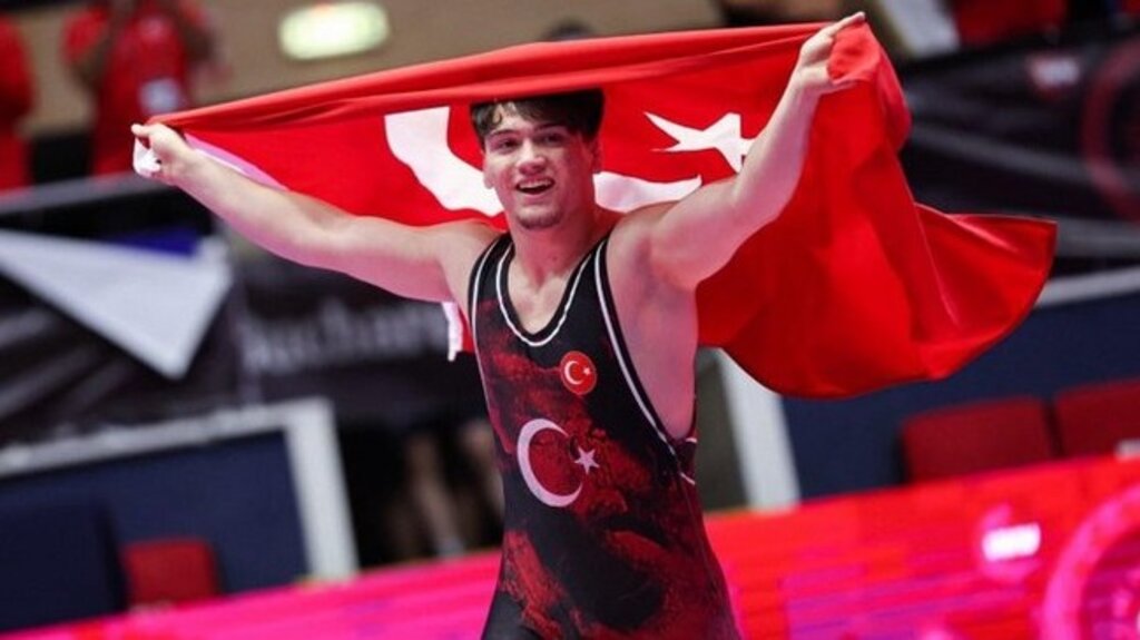 Kavak Yaşar Doğu Güreş Eğitim Merkezi Sporcusu Avrupa Şampiyonu Oldu!