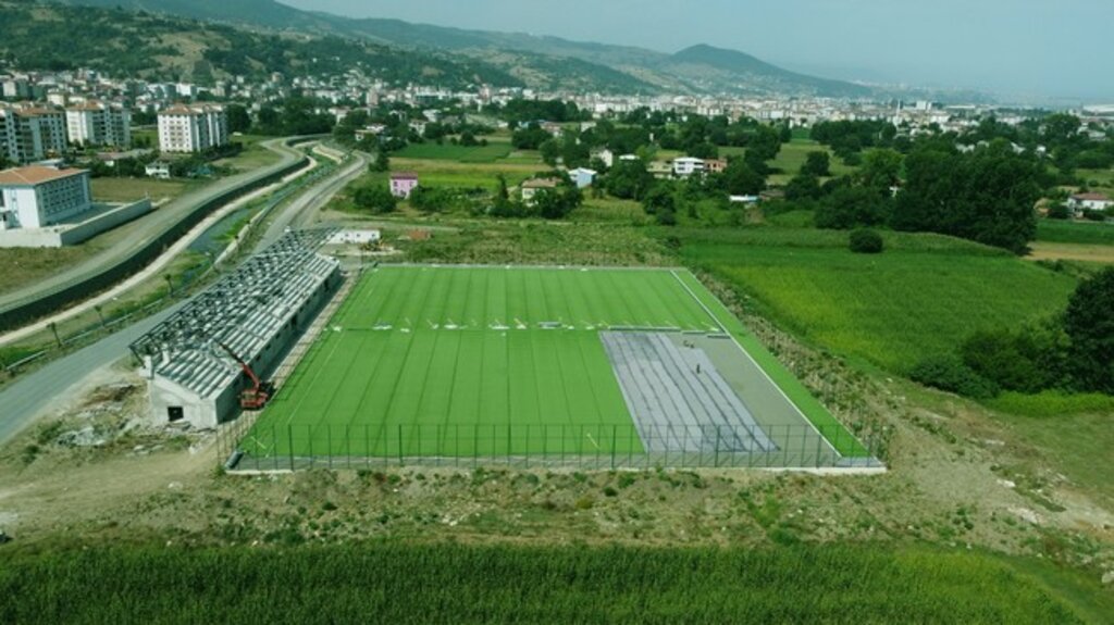 Tekkeköy İlçe Stadında Çimler Serildi!
