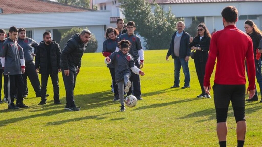 Özel Ziyaretçiler Samsunspor Antrenmanında!