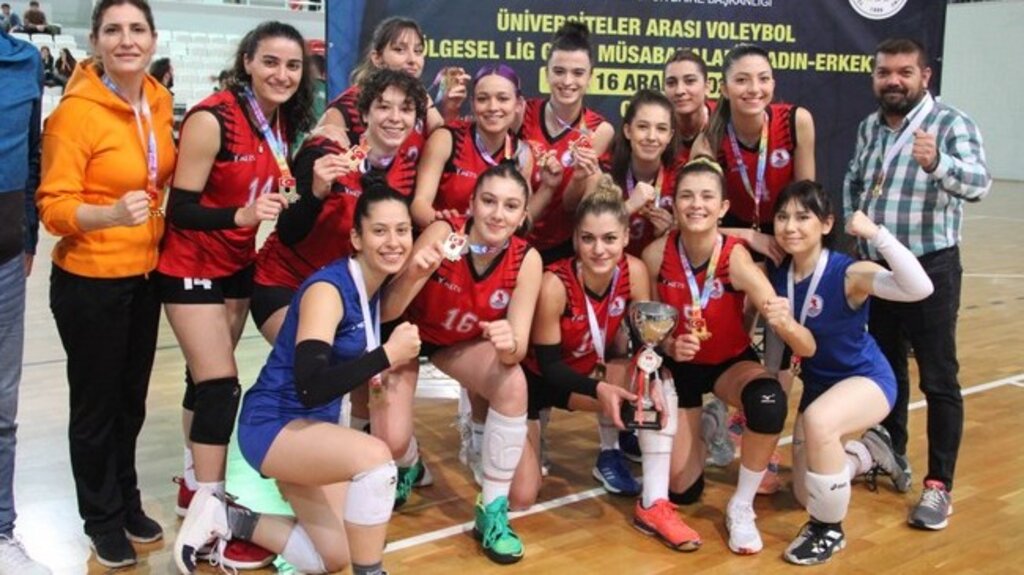 Rakiplerine Set Vermeden Namağlup Şampiyon Oldular!