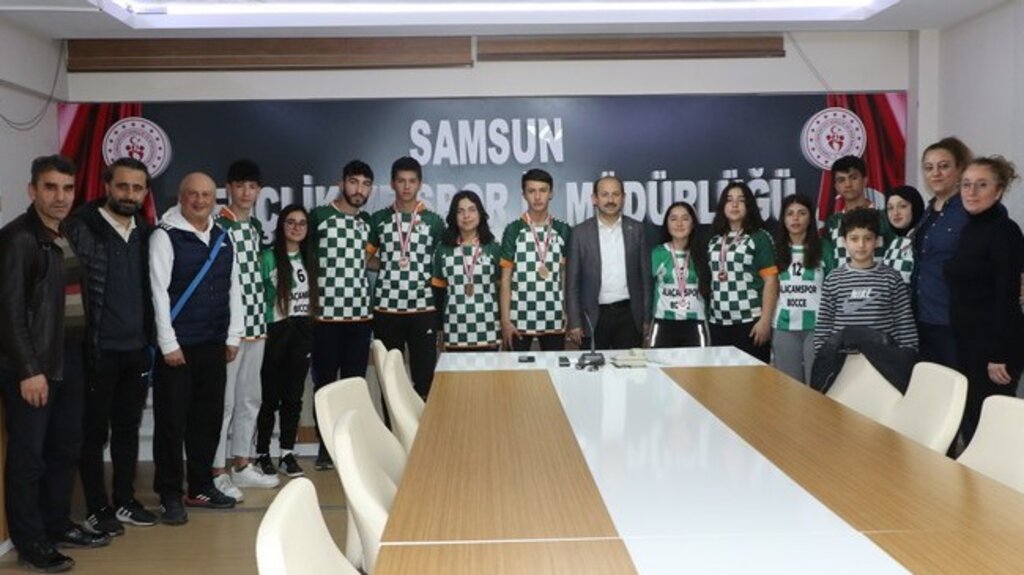 Başarılı Sporculardan İl Müdürü Dereci’ye Ziyaret!