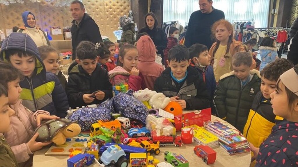 Canik’te Öğrenciler Oyuncaklarını Depremzede Kardeşleriyle Paylaştı!
