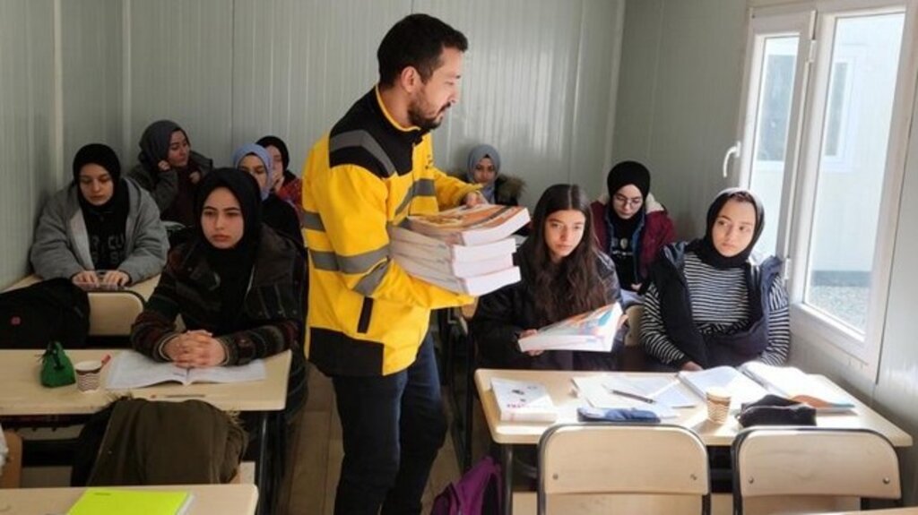 Samsun Büyükşehir’den Afetzedelerin Eğitimine Destek!