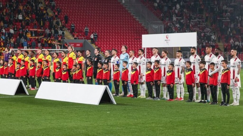 Lider Samsunspor İzmir'de Seriyi Bozdu!