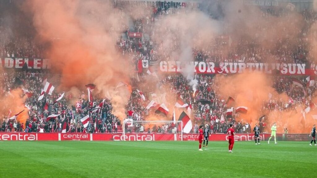 Samsunspor Taraftarından OMÜ’ye Büyük Tepki!