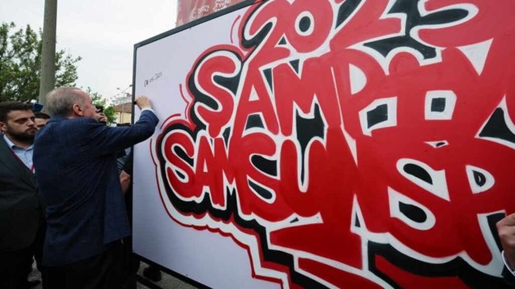 Cumhurbaşkanı Erdoğan'ın İmzaladığı Grafiti Çalışması İl Başkanlığında Yerini Alacak’!