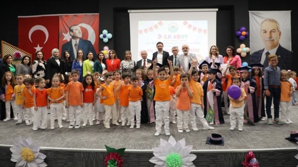 Minik Öğrencilerin Büyüleyen Yıl Sonu Etkinliği!