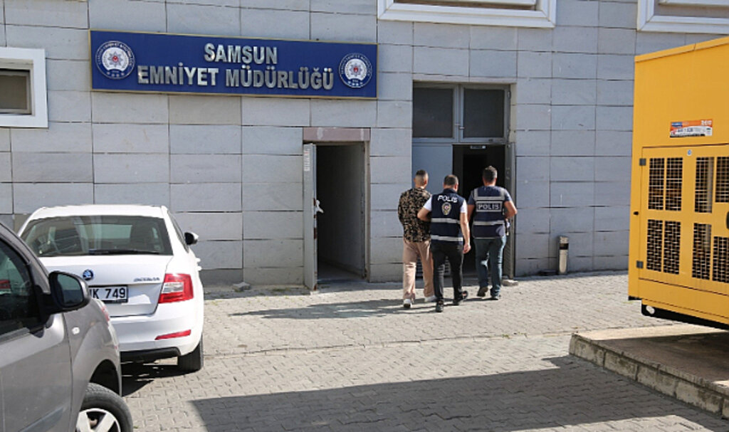 İnternet Dolandırıcıları Yakayı Ele Verdi! 