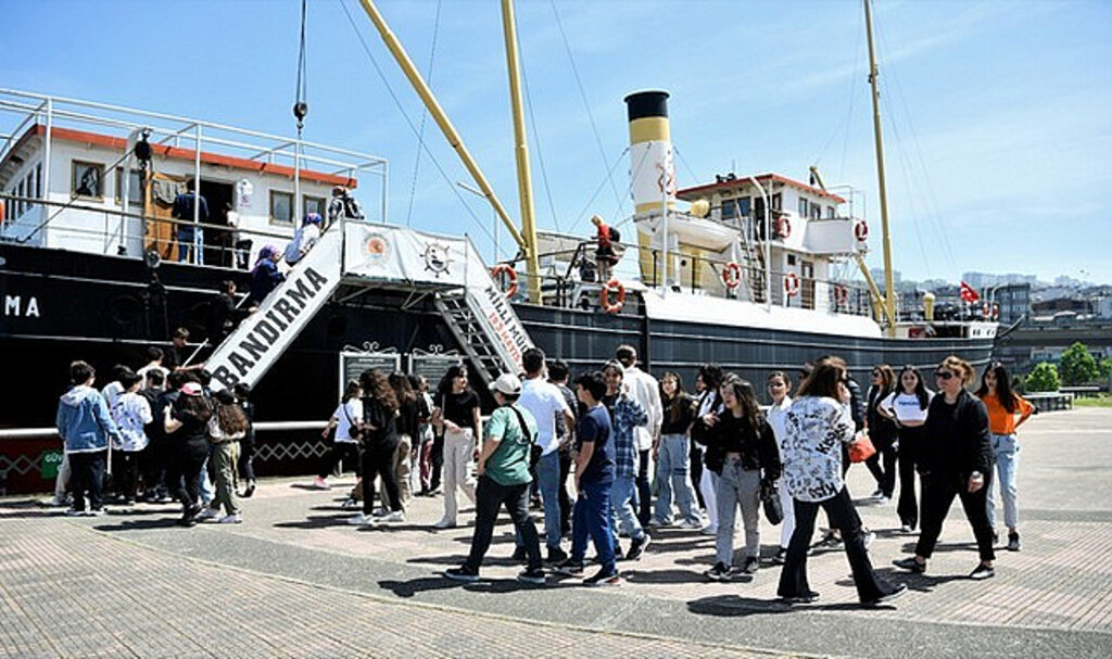 Bandırma Müze Gemisi 276 Bin Ziyaretçiyi Ağırladı!