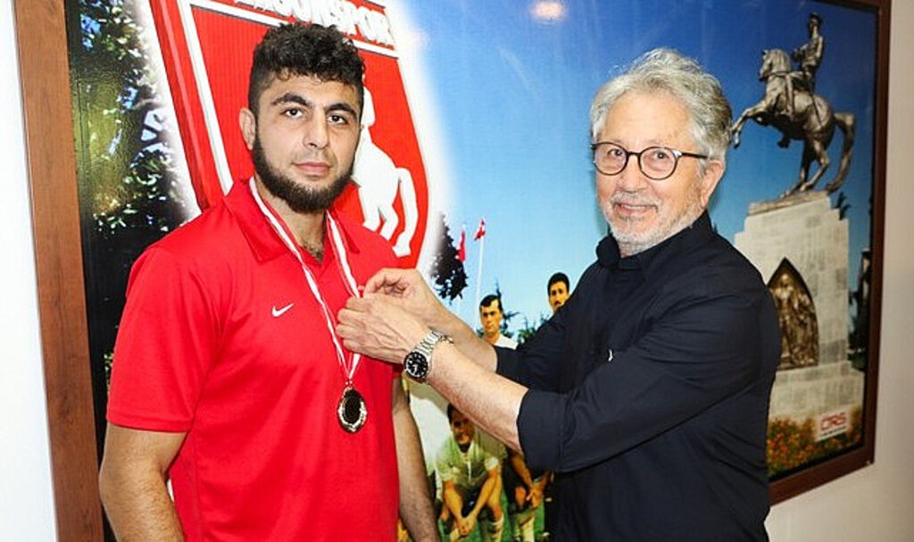 Samsunspor'un Başarılı Sporcuları Altınla Ödüllendirildi!