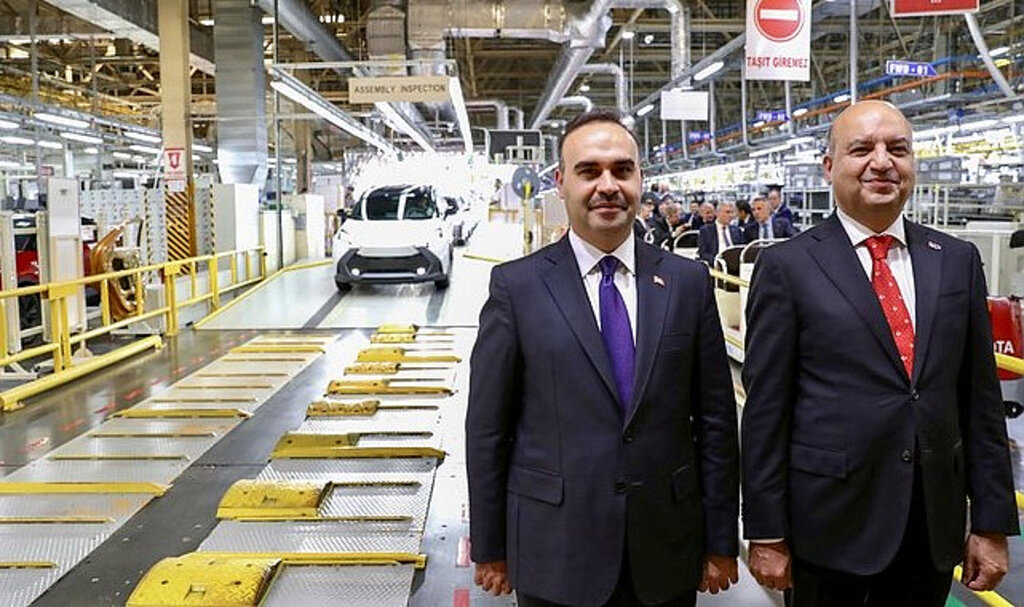 Avrupa’nın İlk Şarj Edilebilir Hibrit Otomobili Türkiye’de Üretildi!
