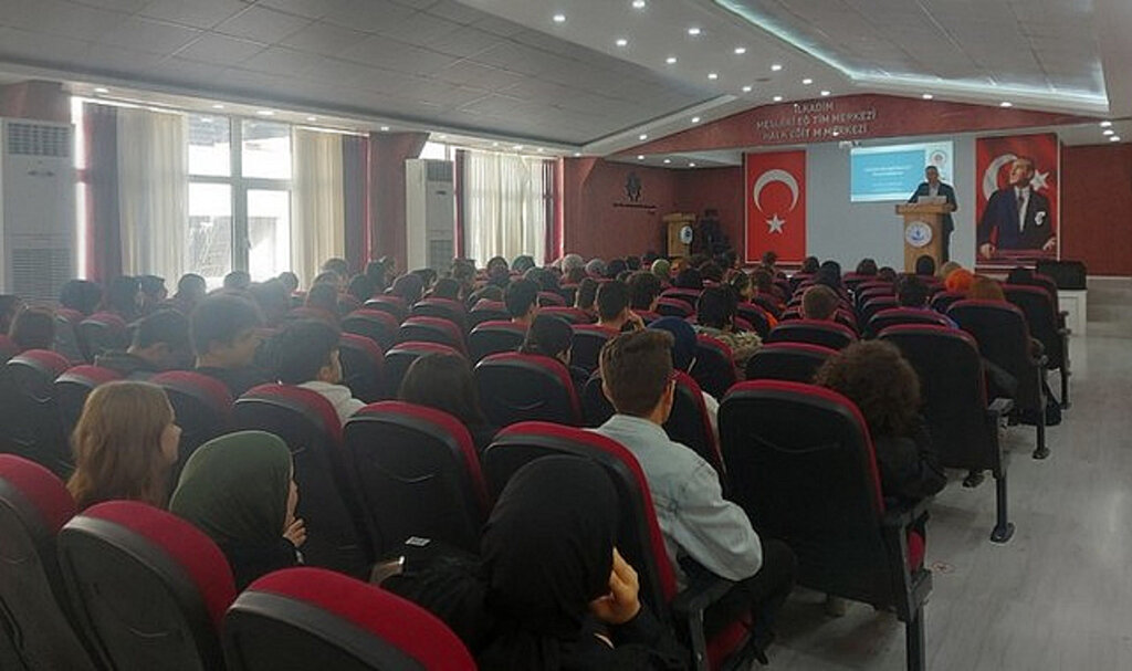 Gençlere ‘Teknoloji Bağımlılığı’na Karşı Psikoeğitim!