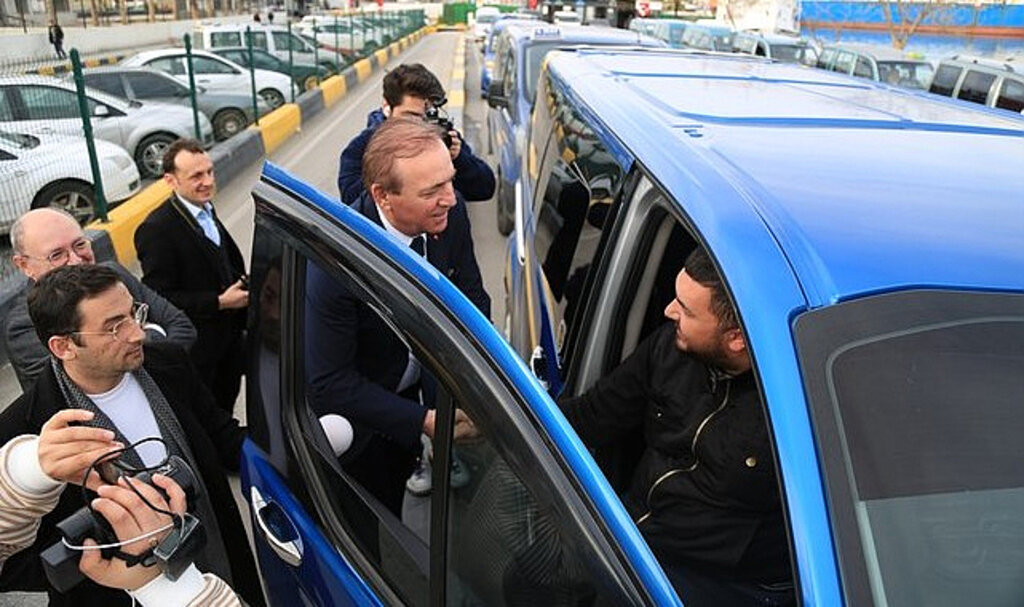 Cevat Öncü, 'Dolmuşçularla Bir Araya Geldi'!