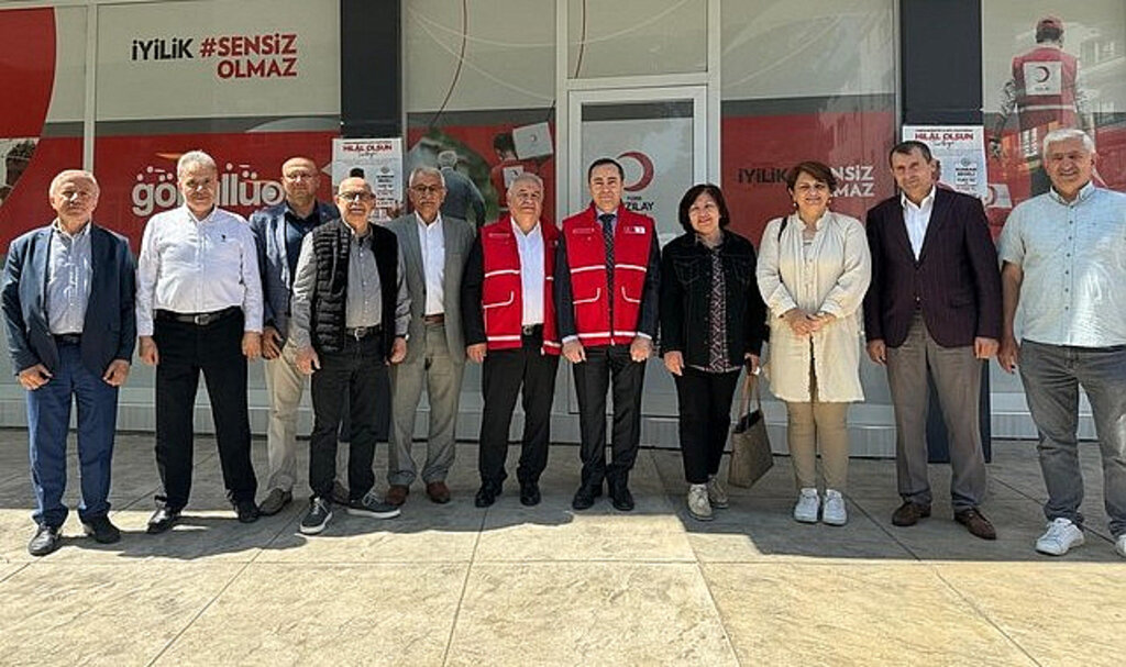 Kaymakam Kemal Yıldız ve Mütevelli Heyeti, Kızılay Atakum Şube Başkanlığını Ziyaret Etti!