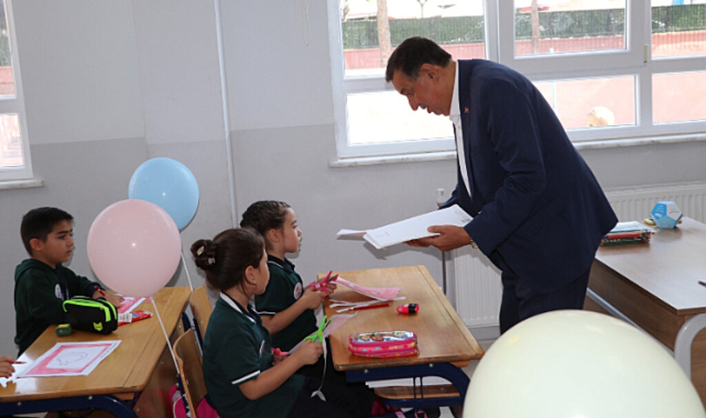 Başkan İkiz, Öğrencileri Yalnız Bırakmadı! 