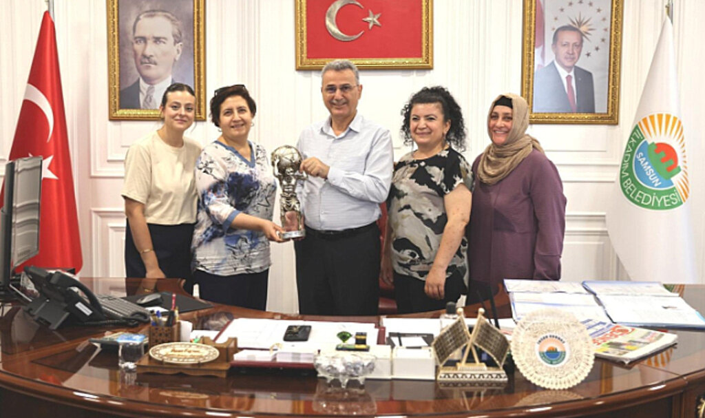 Başkan Kurnaz'a 'Kadın İstihdamı' Teşekkürü! 