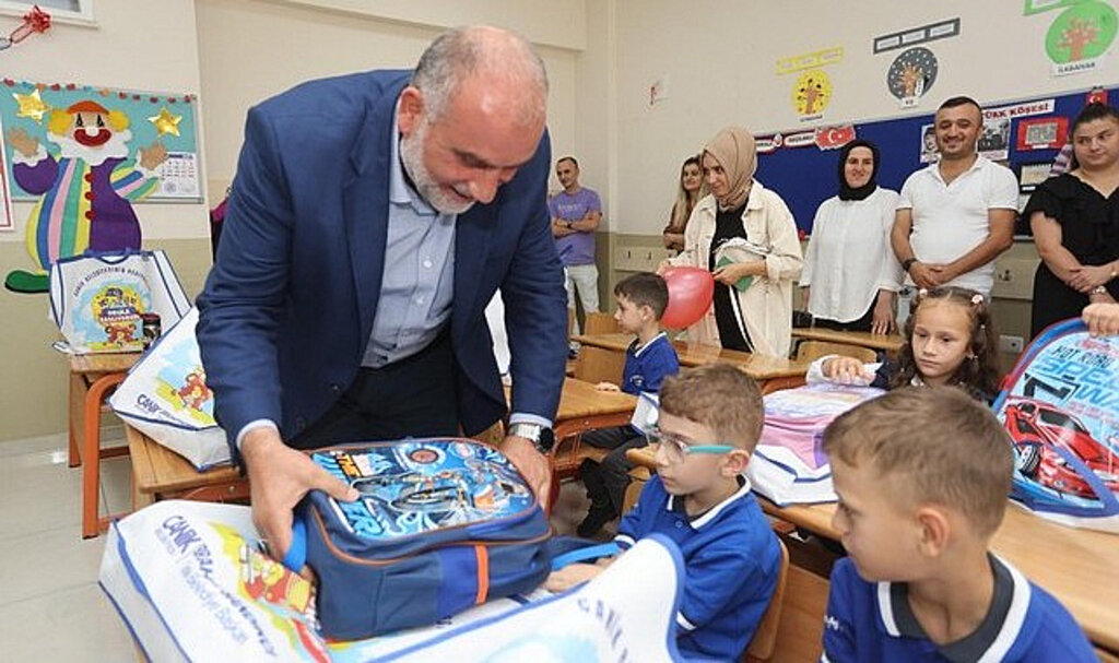 Canik’te Tüm öğrencilere Çanta Ve Kırtasiye Seti Hediye! 