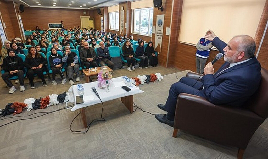 Başkan Sandıkçı,  ‘Öğrencilerimizin Fikirlerine Büyük Önem Veriyoruz’!