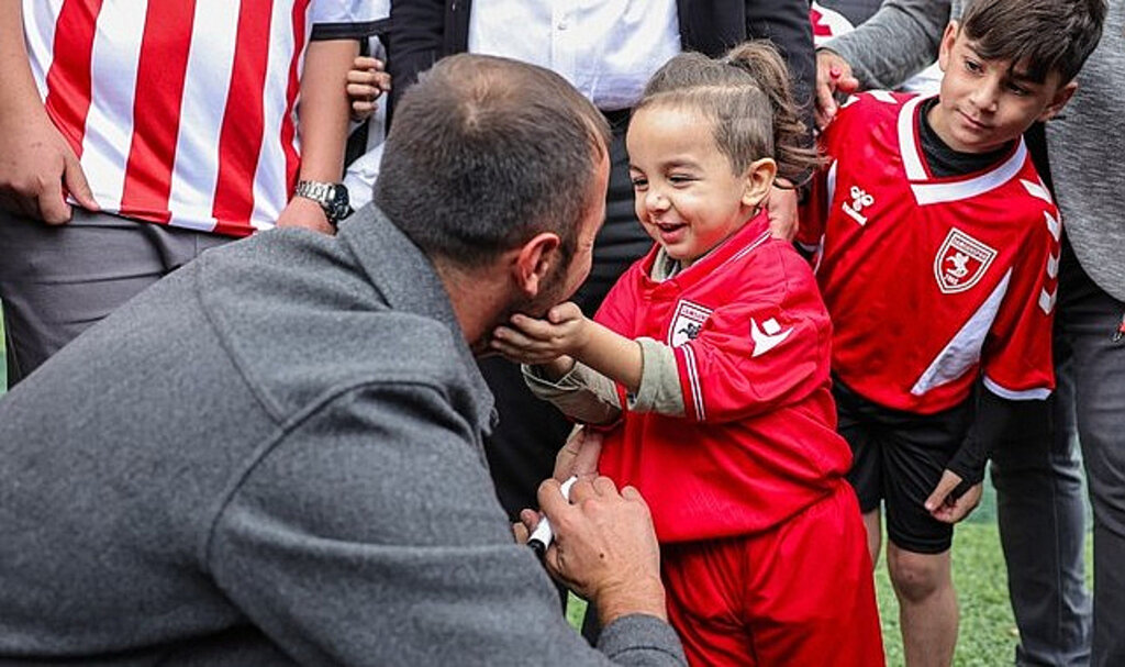 Samsunspor'un Kaptanı Zeki Minik Öğrencilerle Buluştu!