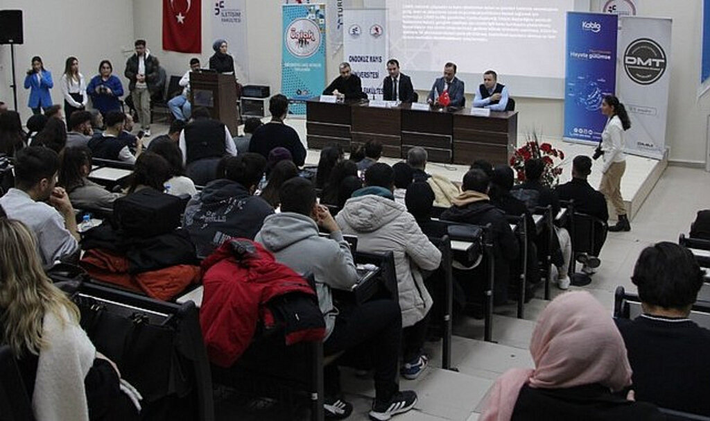 İletişim Fakültesinde ‘İletişimde Kurumsallık’ Paneli Gerçekleştirildi!