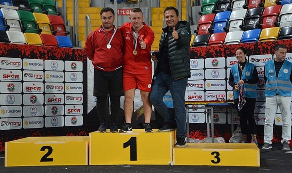 Canikli Sporcu Ali Topaloğlu Madalyaları Topladı!
